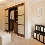 Bedroom Mirror : బెడ్ రూంలో పెద్ద అద్దం పెట్టారా…అయితే….