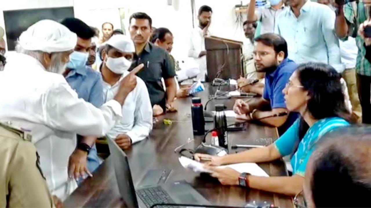 JC Prabhakar Reddy : కలెక్టర్ పై రెచ్చిపోయిన జేసీ.. తాడిపత్రి తఢాఖా!