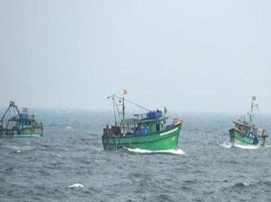 Srilanka Boats Enter India : భారత్‌లోకి అక్రమంగా చొరబడ్డ శ్రీలంక బోట్లు