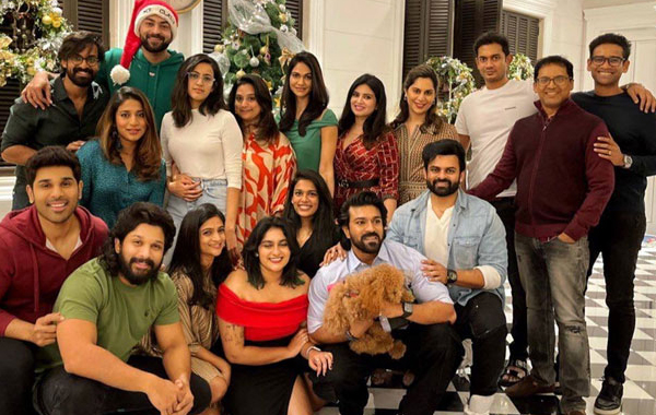 RamCharan Christmas : క్రిస్‌మస్ వేడుకల్లో మెగా ఫ్యామిలీ..