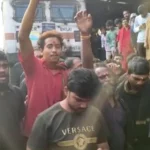 Vishakapatnam : ట్రైన్‌కు అడ్డుగా నిలబడి.. అయ్యప్ప స్వాముల ఆందోళన..