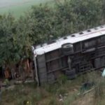 UP Accident : ఘోర రోడ్డు ప్రమాదం.. బస్సు బోల్తా..ఆరుగురు మృతి..