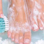 Clothing water : బట్టలు ఉతికిన నీళ్లు కాళ్ల మీద పోసుకంటే అరిష్టమా….