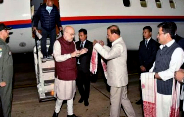 Amit Sha : అమిత్ షా విమానం అత్యవసర ల్యాండింగ్.. ఏం జరిగిందంటే..?