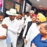 Bhatti: ఖమ్మంలో కేసీఆర్ వెంట భట్టి.. ఏఐసీసీకి ఫిర్యాదు.. వేటు తప్పదా?