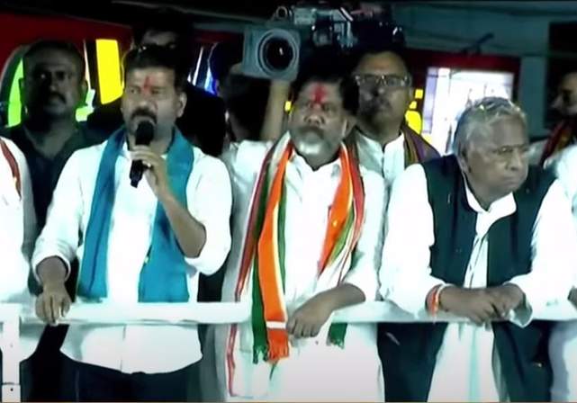 Teachers: టీచర్ల బదిలీలకు హైకోర్టు స్టే.. కేసీఆర్ సర్కారుకు షాక్!
