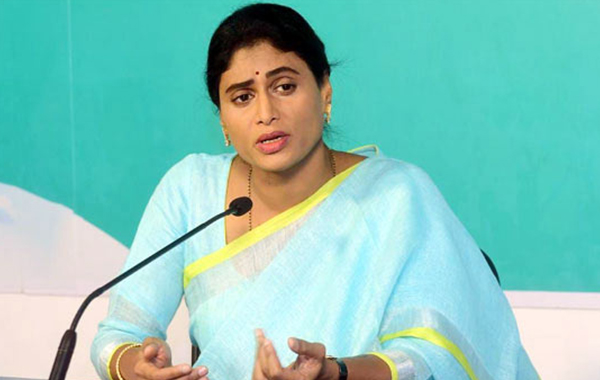 Sharmila fires on BRS leaders