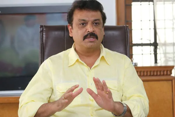 VK Naresh: న‌రేష్ వాహ‌నంపై దాడి..ఆమె కార‌ణ‌మంటున్న సీనియ‌ర్ న‌టుడు