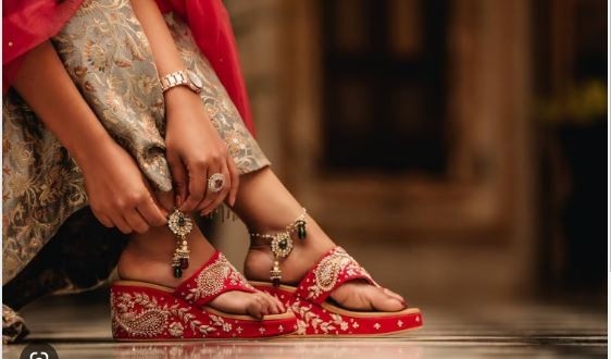 Anushka Shetty: హాట్ లుక్‌లో అనుష్క‌… రూమ‌ర్స్‌కి చెక్ పెట్టే ప్ర‌య‌త్నం