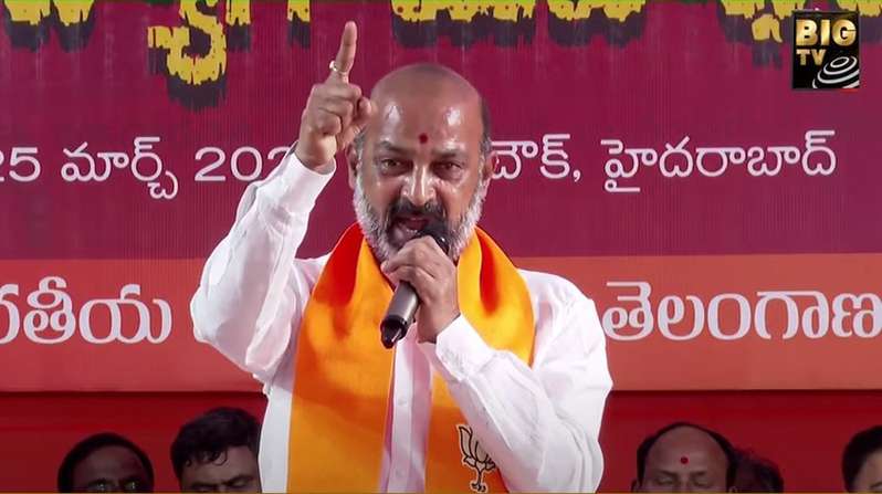 Bandi Sanjay: గడీలు బద్దలయ్యేలా నిరుద్యోగ మార్చ్.. కేటీఆర్‌ రాజీనామా చేయాలన్న బండి సంజయ్