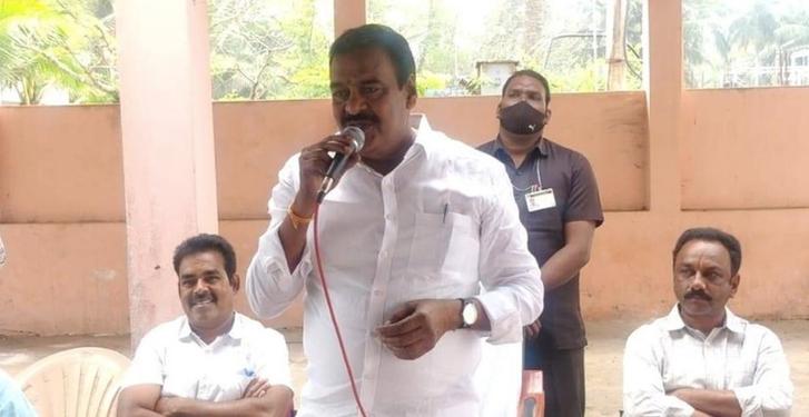 Meena:- చిన్న‌వాడైన హీరోతో న‌టి మీనా రెండో పెళ్లి.. షాకింగ్ కామెంట్స్ చేసిన న‌టుడు