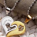 Lockets  : సమస్యల నుంచి లాకెట్ బయటపడేస్తుందా…