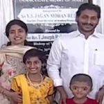 Jagan : జగన్ దంపతులు నిర్మల్ హృదయ్ భవన్ సందర్శన.. అనాథ పిల్లలతో ముచ్చట..