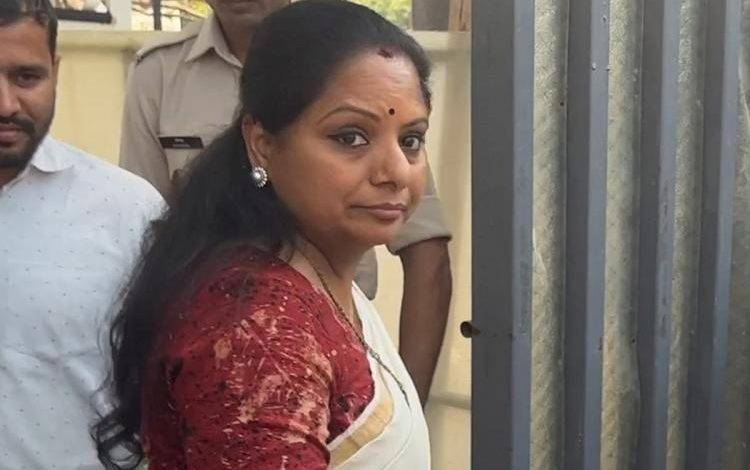 Child: కొడుకును అమ్మేసిన తండ్రి.. ఖాకీల ఎంట్రీతో ఖేల్ ఖతం..