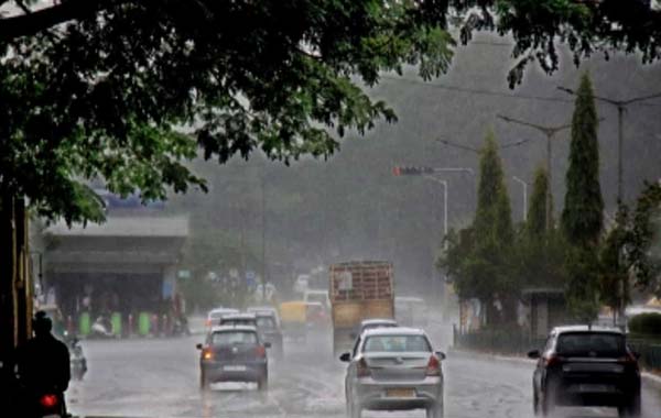Rains : హైదరాబాద్ ను ముంచెత్తిన వర్షం..  తెలంగాణలో మరో 3రోజులపాటు వానలు..
