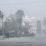 Cyclone : తీరాన్ని తాకిన తుపాన్.. గుజరాత్ లో భారీ వర్షాలు..