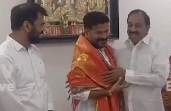 Rakhi: రాఖీ కోసం.. 80 ఏళ్ల వృద్ధురాలు.. 8 కి.మీ నడక..
