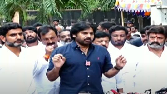 Gold Price : స్థిరంగా గోల్డ్ రేట్.. ఈరోజు ఎంతంటే..?