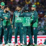 pakistan cricketers: ఆడింది చాలు.. విమానమెక్కి వచ్చేయండి