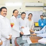 KCR : ధరణి దందా..! కేసీఆర్‌కు అదనంగా భూమి.. ఎలా వచ్చింది?