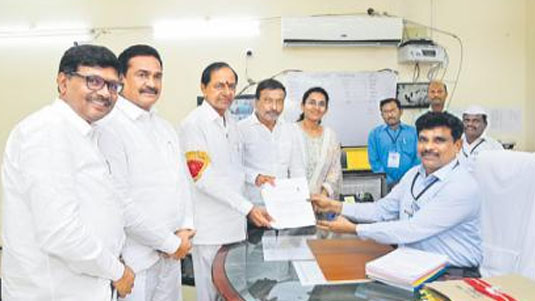 KCR : ధరణి దందా..! కేసీఆర్‌కు అదనంగా భూమి.. ఎలా వచ్చింది?