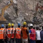 Uttarakhand Tunnel Collapse : నాలుగు రోజులుగా ఉత్తరకాశీ సొరంగంలో చిక్కుకుపోయిన కార్మికులు!
