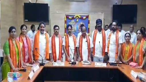 Chandrababu Naidu : కాంచీపురంలో టీడీపీ చీఫ్..  3000 ఏళ్ల నాటి ఆలయంలో చంద్రబాబు పూజలు..