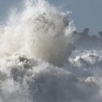California : కాలిఫోర్నియాలో ప్రకృతిప్రకోపం.. తీరప్రాంతంలో ఎగసిపడుతున్న రాకాసి అలలు..