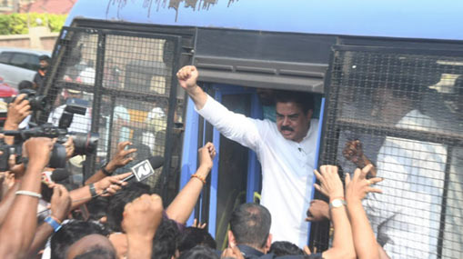 Visakhapatnam : విశాఖలో ఉద్రిక్తత.. నాదెండ్ల మనోహర్ అరెస్ట్..