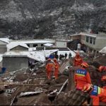 Land Slides : విరిగిపడిన కొండచరియలు.. 47 మంది మృతి..