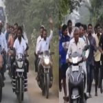 Ponguleti Srinivasa Reddy : బైక్‌పై ప్రజల మధ్యకు మంత్రి.. పొంగులేటి సింప్లిసిటీ..