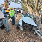 Road accident: చెట్టును ఢీకొన్న కారు.. ఎస్సై సహా ముగ్గురి మృతి..
