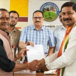 BRS Loosing Municipalities : నల్గొండ మున్సిపల్ ఛైర్మన్ పీఠం కాంగ్రెస్‌దే.. ఖానాఫూర్ లో నెగ్గిన అవిశ్వాసం..
