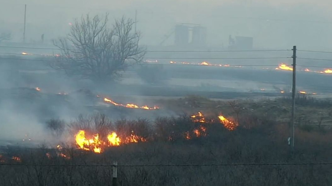 Rapidly expanding fires in texas