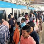 Hyderabad Metro Rail: మెట్రోలో సీటు కోసం ఫీట్లు.. ప్రయాణికులు ఏం చేస్తున్నారో తెలుసా ?