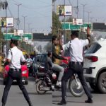 Traffic Police Viral Video: ట్రాఫిక్ ను ఇలా కూడా కంట్రోల్ చెయ్యొచ్చా.. వైరల్ వీడియో