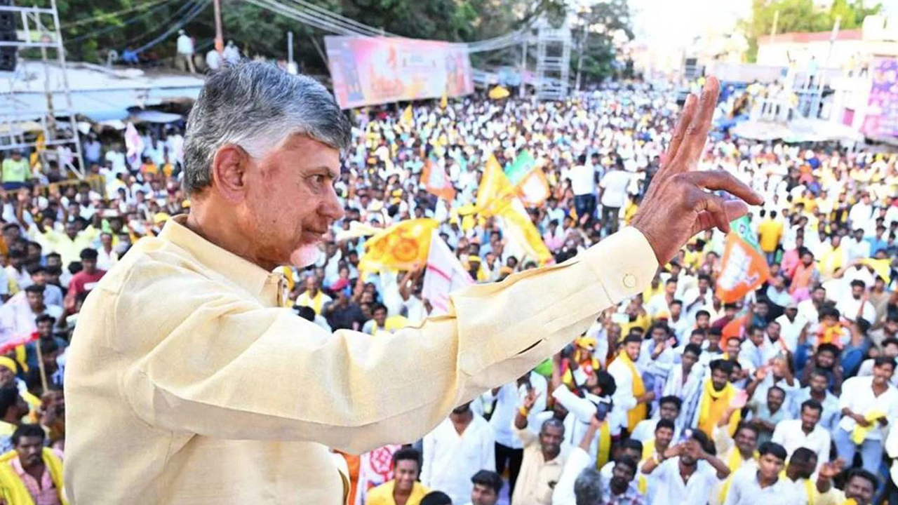 Chandrababu comments on tadepalli containers
