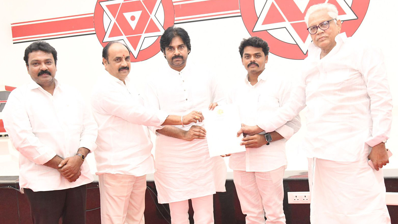 Pawankalyan greensignal 11 seats especially Vizag, West godawadri