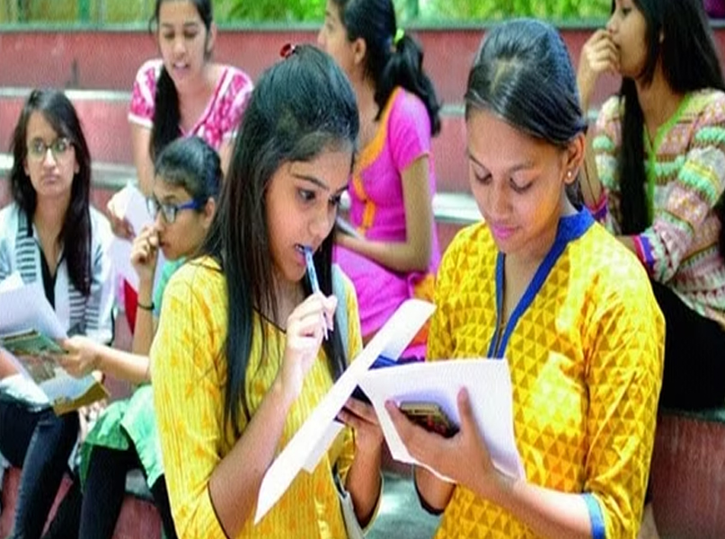 Guntur Crime : గుంటూరులో రోడ్డు ప్రమాదం.. ముగ్గురు మృతి
