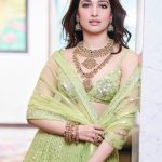 Thamanna: కవ్వించే చూపు.. కైపెక్కించే మోము.. మిల్క్ బ్యూటీని చూస్తే మతి పోవాల్సిందే..