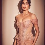 Janhvi Kapoor with RRR Hero’s: ‘ఆర్ఆర్ఆర్’ హీరోలతో జాన్వీ రొమాన్స్.. టాలీవుడ్‌ని ఏలనుందా..?