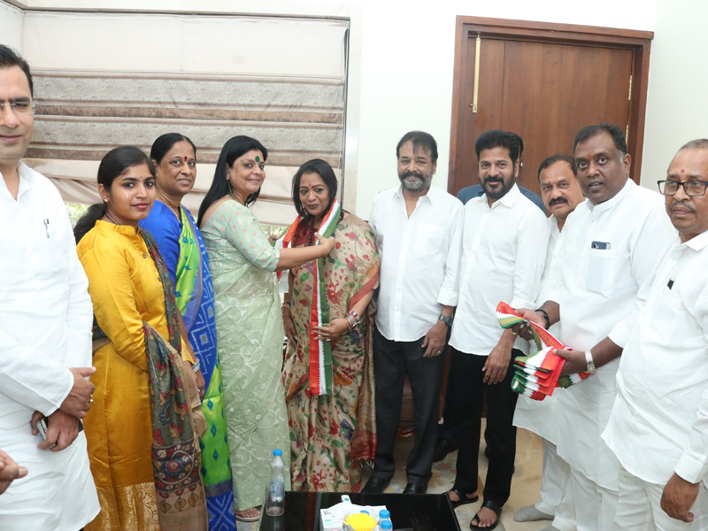 Pithapuram political heat: మాటల వార్.. పిఠాపురంలో హీట్.. గీత ఆరు కోట్లు మింగేశారు?