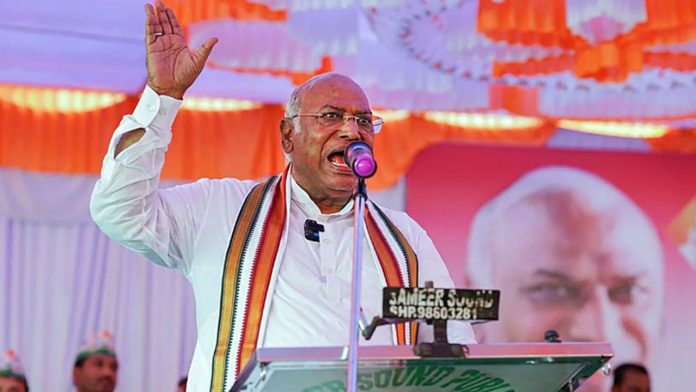 Congress chief kharge emotional appeal to voters at least come for my funeral in kalaburagi