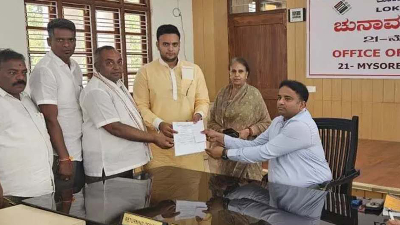 Mysore Maharaja Yaduveer Wadiyar does not own house car or land filed nominations