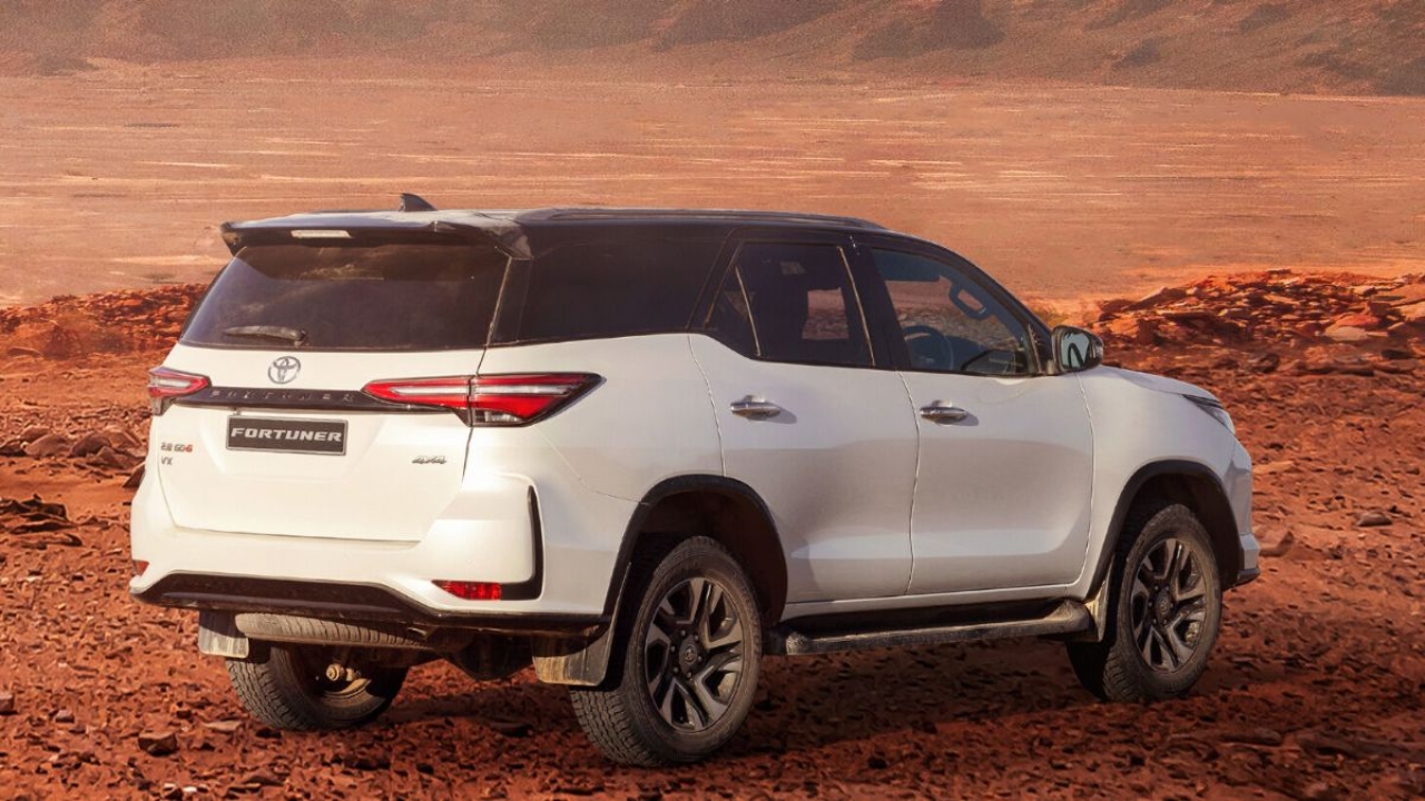 Toyota Launched Fortuner Hybrid: అదరగొడుతున్న టయోటా ఫార్చ్యూనర్ మైల్డ్ హైబ్రిడ్ ఎస్‌యూవీ.. ఫీచర్స్ చూస్తే అవక్కే..!