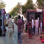 Travels Bus Accidents: తెలుగు రాష్ట్రాల్లో  ట్రావెల్స్ బస్సులు బోల్తా.. పలువురు మృతి