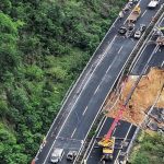 Road collapses, 19 people killed: సడన్‌గా కుంగిన రోడ్డు, వాహనాలు ఒకదానిపై మరొకటి
