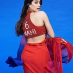 Janhvi Kapoor – Mahi T Shirt: మహీ.. మహీ.. అంటూ ఒకటే కలవరిస్తోన్న బాలీవుడ్ బ్యూటీ జాన్వీ.. ఎందుకంటే..?
