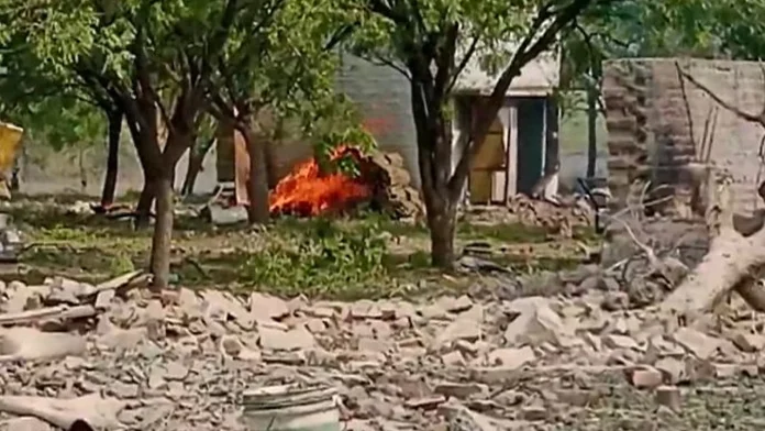 8 killed including 3 women in fireworks factory blast at sivakasi in TamilNadu