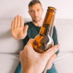 Side Effects of Alcohol: సడన్‌గా మద్యం మానేస్తే.. ఏం జరుగుతుందో తెలుసా..?